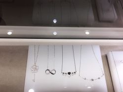 -SWAROVSKI(燕莎奥特莱斯店)