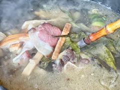 白酸牛尾锅-毛辣果·酸(OHA复兴西路店)