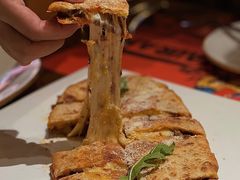 西班牙热情牛爆浆芝士披萨-造精酿餐厅