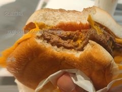 双层安格斯MAX厚牛芝士堡-麦当劳(交道口店)