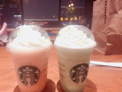-星巴克(西安曲江银泰店)