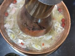 -果松木炭酸菜铜火锅·外婆参鸡汤