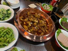 欢天喜地牛蛙锅-虾弄弄海派小龙虾·牛羊蝎子火锅