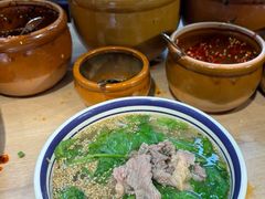 -云阿蛮云南生烫牛肉米线(奉贤路店)