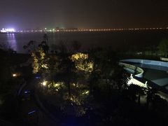 -上海滴水湖皇冠假日酒店