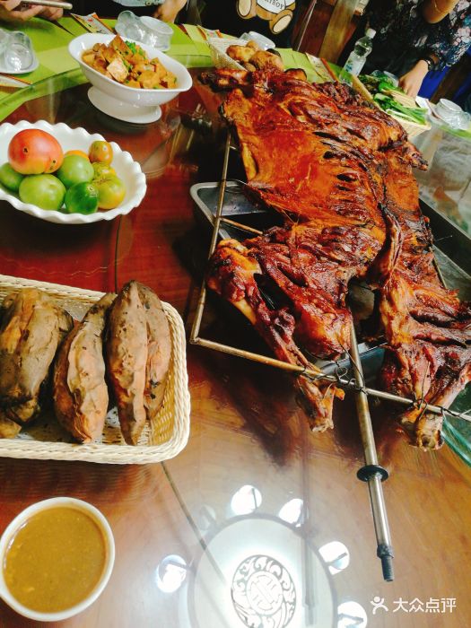 嗨大庆坑烤厨房烤全羊图片 - 第1张