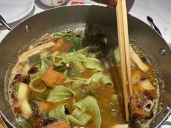 -七欣天香辣蟹火锅(闵行浦江欢乐颂店)