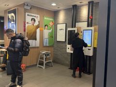 -麦当劳(上海虹桥站30B检票口楼上)