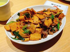 -关东小磨东北菜(上海长风大悦城店)