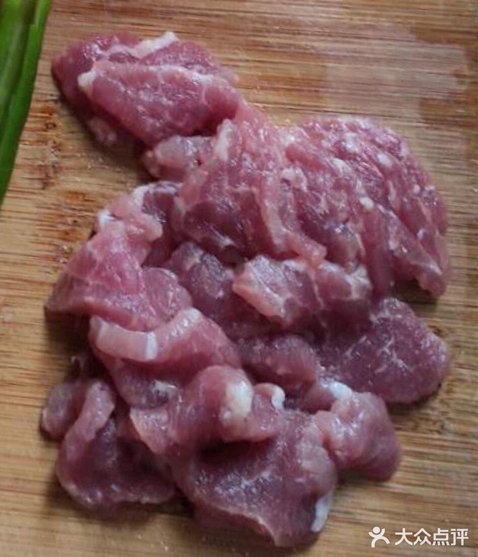 5分钟快手菜之花菜炒肉片。