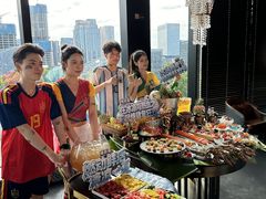 -雍容荟帝王蟹活龙虾展台自助(IFS黑金店)