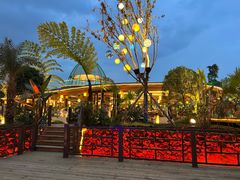 -茅草房·河畔园林火锅