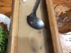 野生菌汤-老滇山寨•云南特色菜•地方菜•民族风情歌舞表演(金碧店)