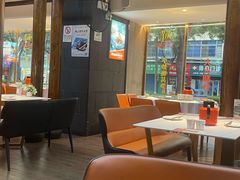 -阿瓦山寨·湘菜现炒·剁椒鱼头王(咸阳总店)