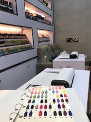 -美斯洛美甲美睫连锁店