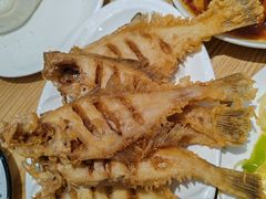 炸偏口鱼-方城小吃店