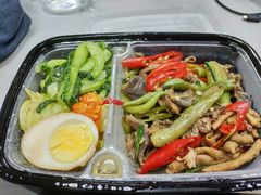 -同济大学本部学苑饮食广场