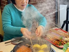 -钢管厂五区小郡肝串串香火锅(梅川路店)