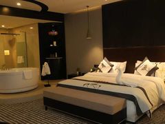 -乌鲁木齐百世昌龙泉酒店(大巴扎店)