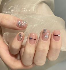 -进巍美甲美睫