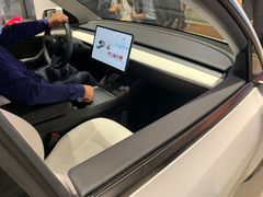 -TESLA 特斯拉(广州天环广场体验店)