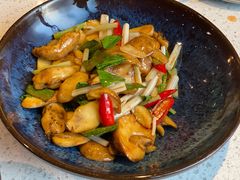 野芫荽炒牛肝菌-半山腰·云南菜(侨福芳草地店)