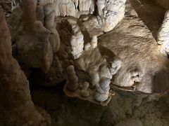 -波斯托伊纳溶洞