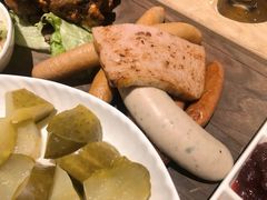 -LENBACH兰巴赫西餐啤酒坊(大连东港店)