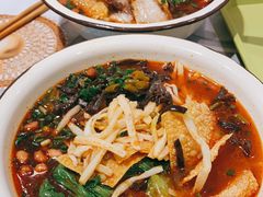 -丽丽三鲜螺蛳粉(田林路店)