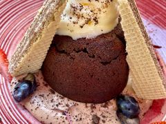 熔岩蛋糕巧克力奶油冰淇淋-BROWNSTONE布朗石西班牙餐厅(富城店)