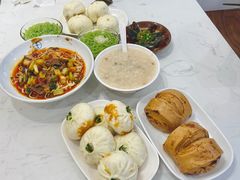 -李与白包子铺(桐梓林店)