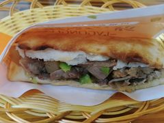 肥瘦相间驴肉火烧-驴公驴婆(曹杨店)