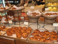 人人都爱小起酥～-巴黎贝甜(阳光上东店)
