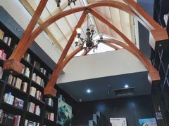 -钟书阁(松江泰晤士小镇店)