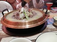 -虾弄弄海派小龙虾·牛羊蝎子火锅