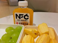 -涨巢·潮玩水疗局