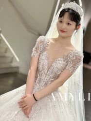 -艾米丽婚纱礼服