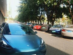 -宝捷星宝马·奔驰·保时捷专修·特斯拉钣喷中心(宝安店)