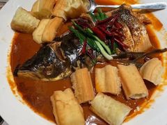 勾魂鱼头泡油条-鸽子侯·家宴·平价海鲜(绿地店)