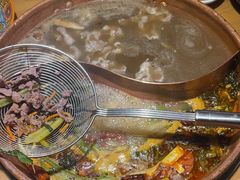 -洱火云南酸菜牛肉火锅(石景山当代商城店)