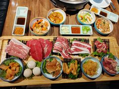 -明洞阿姨·韩式酱蟹烤肉·创意料理(三元桥店)