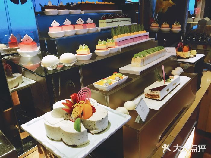 荣誉国际酒店-云顶旋转餐厅糕点甜品图片