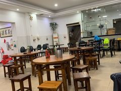 大堂-湛记牛肚螺粥(群贤路店)