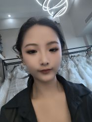 -雪莉美妆婚纱馆
