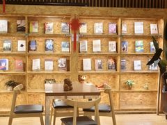 -新华里咖啡书吧(新华书店小寨店)