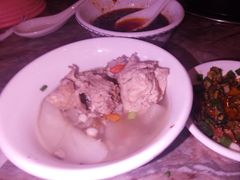 -鲁朗纳麦石锅鸡庄园