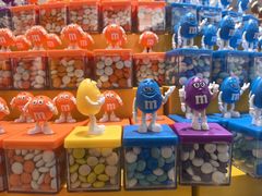 -m豆巧克力世界(上海世茂广场店)