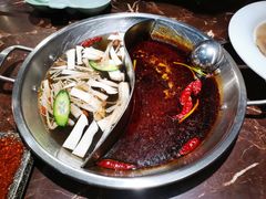 菌香鸳鸯锅-晓宇重庆火锅(赛格国际购物中心店)