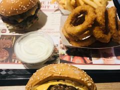 -The Habit Burger Grill 哈比特汉堡(爱琴海店)