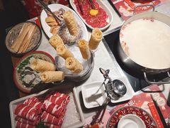 -尚尚仙·酸汤猪手·猪肚鸡火锅(华联万柳购物中心店)